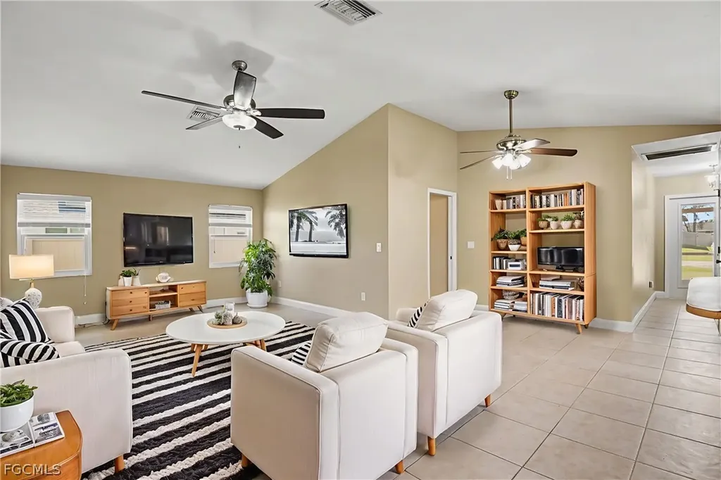 1807 SE 15th Street Cape Coral FL 33990