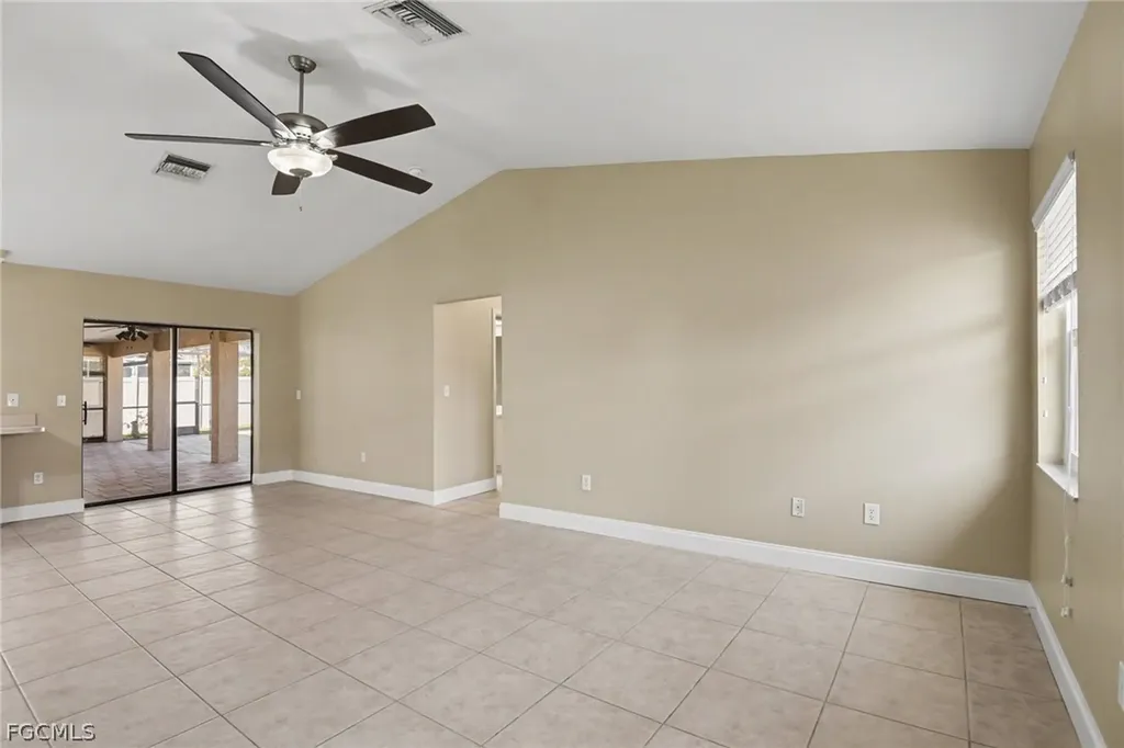 1807 SE 15th Street Cape Coral FL 33990