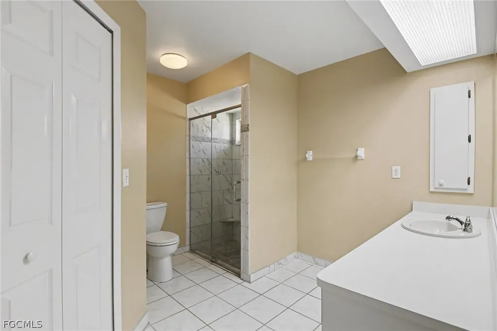 1807 SE 15th Street Cape Coral FL 33990