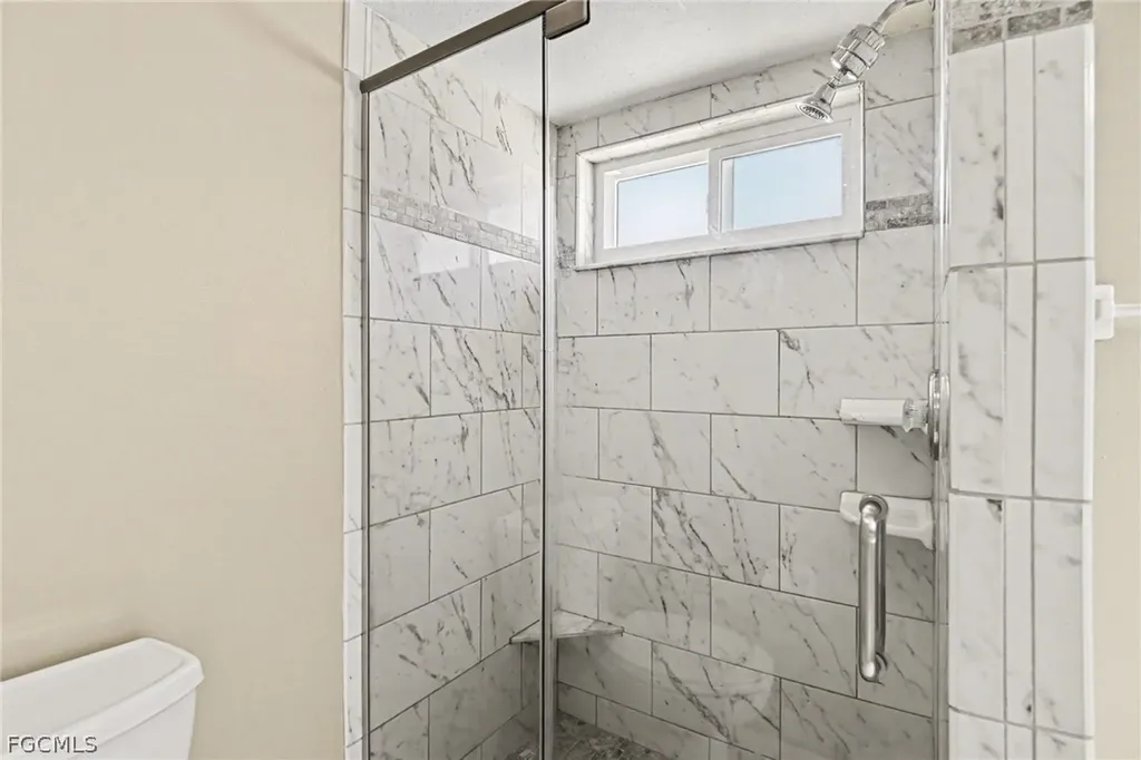 1807 SE 15th Street Cape Coral FL 33990
