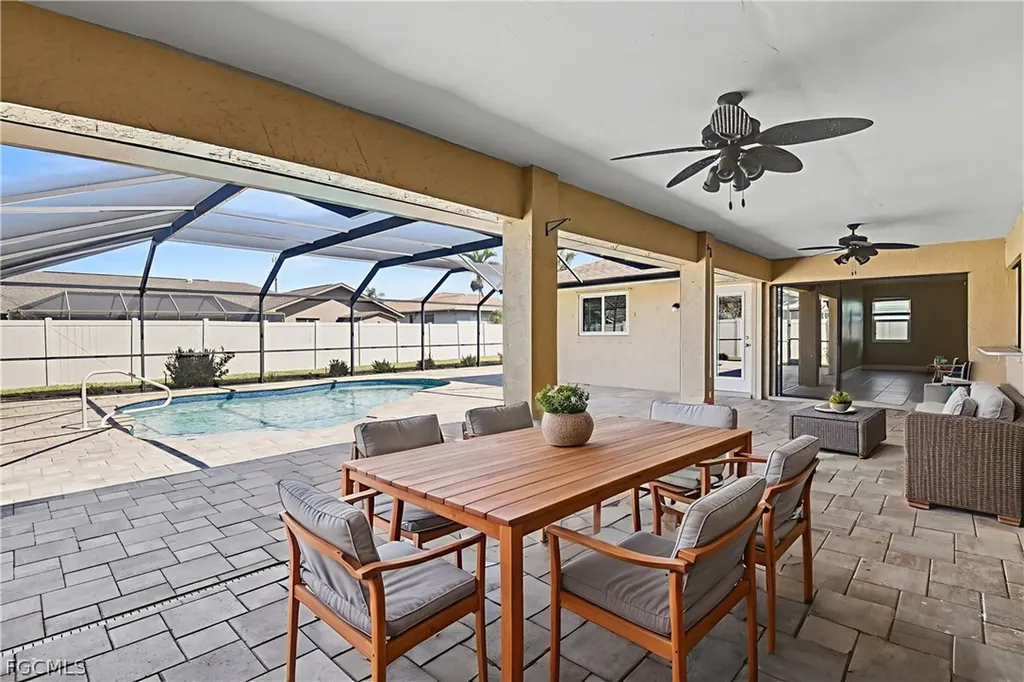 1807 SE 15th Street Cape Coral FL 33990