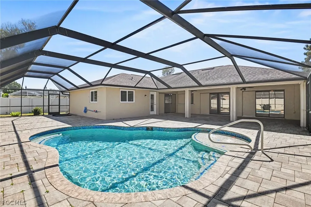 1807 SE 15th Street Cape Coral FL 33990