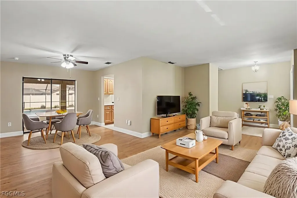 1807 SE 15th Street Cape Coral FL 33990