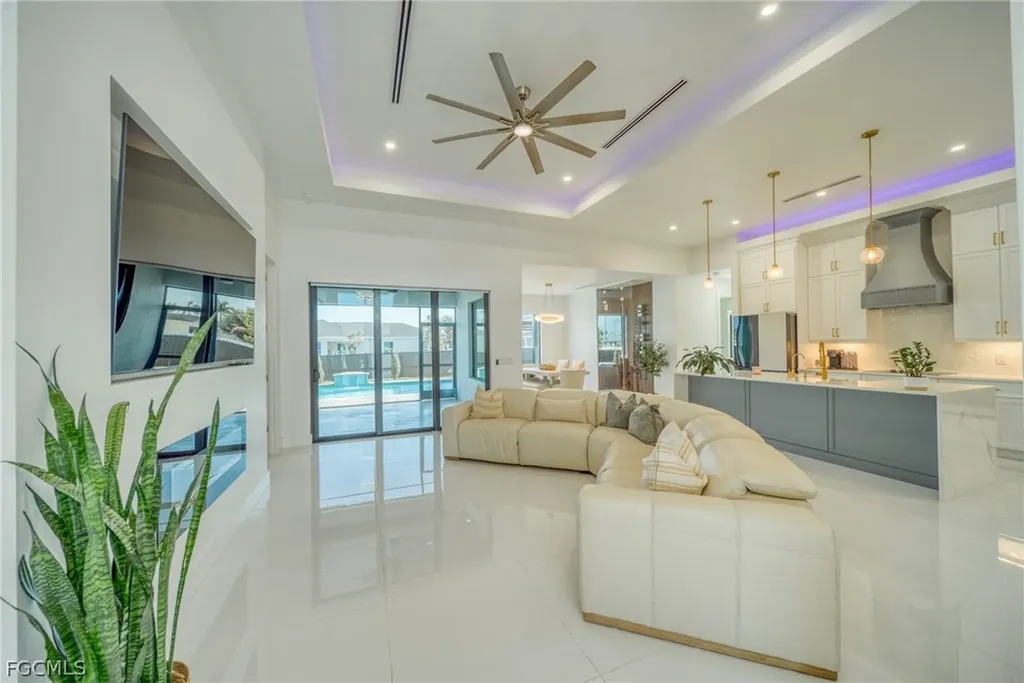 537 NW 18th Place Cape Coral FL 33993