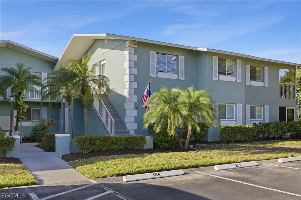 8109 Country Road Fort Myers FL 33919