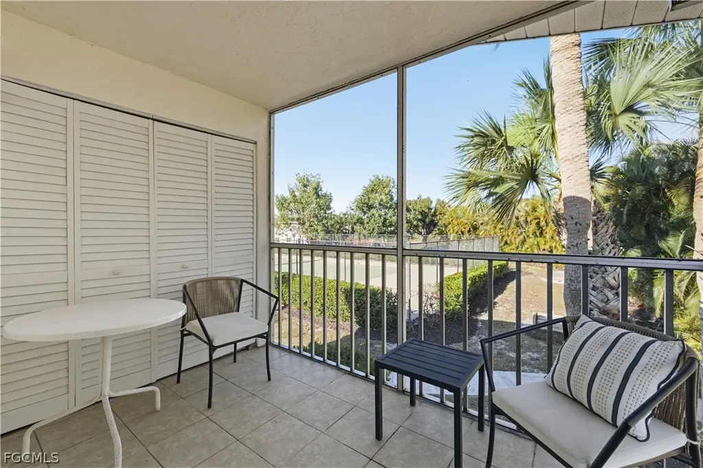 8109 Country Road Fort Myers FL 33919