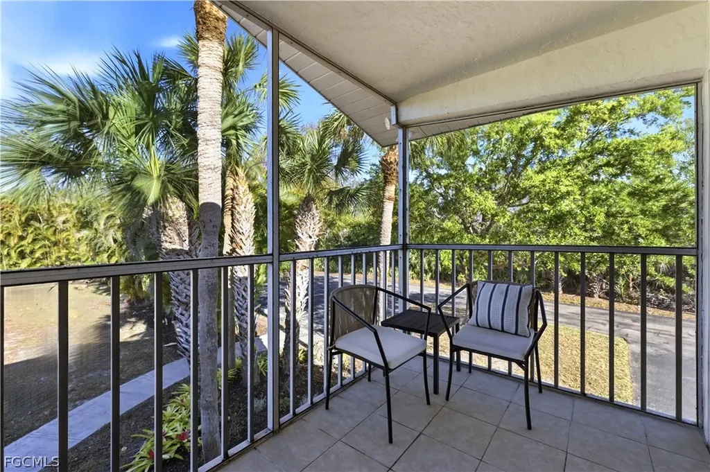 8109 Country Road Fort Myers FL 33919