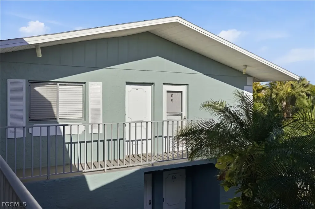 8109 Country Road Fort Myers FL 33919