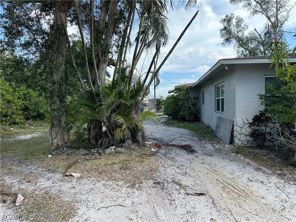 5635 5th Avenue Fort Myers FL 33907