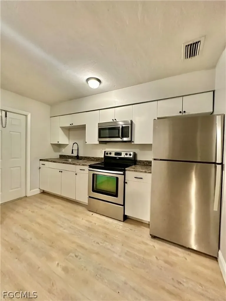 5635 5th Avenue Fort Myers FL 33907