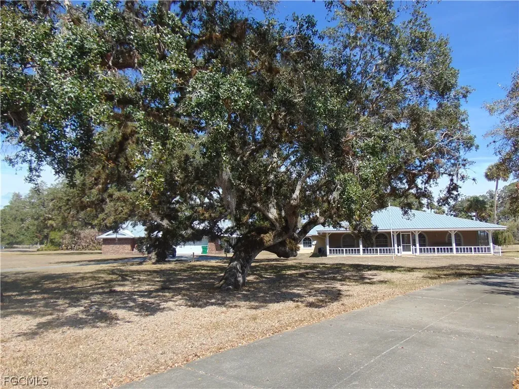 1092 Riverbend Drive Labelle FL 33935