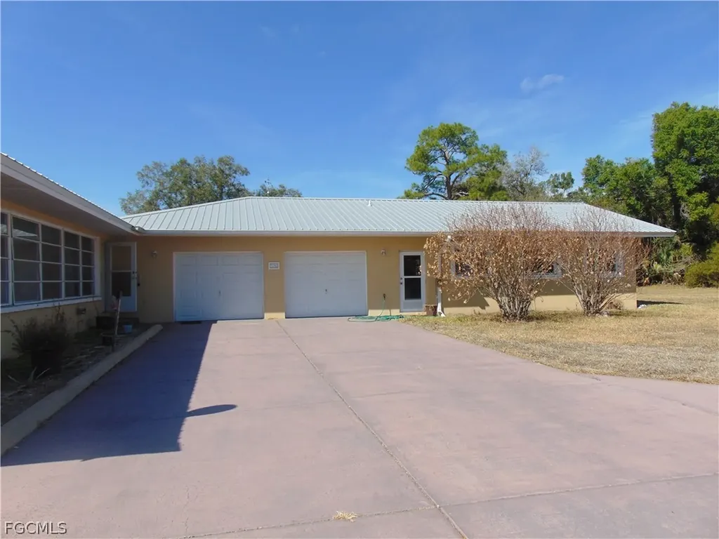 1092 Riverbend Drive Labelle FL 33935