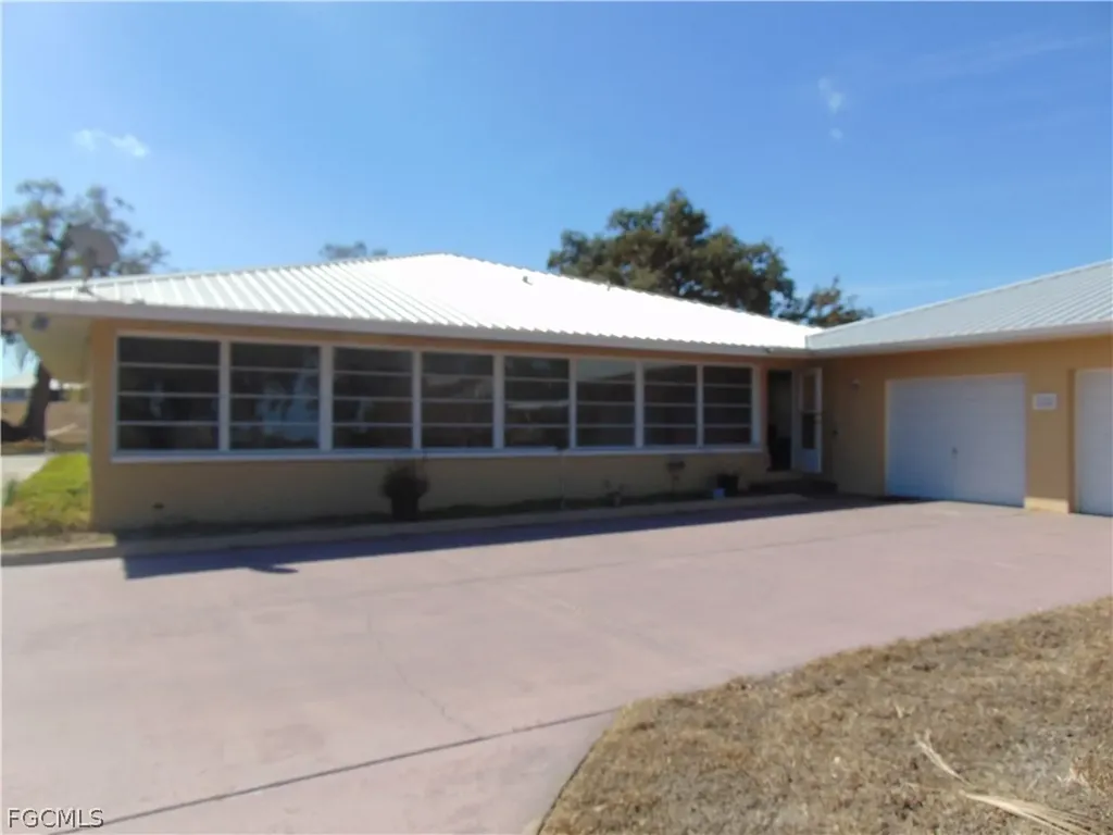1092 Riverbend Drive Labelle FL 33935