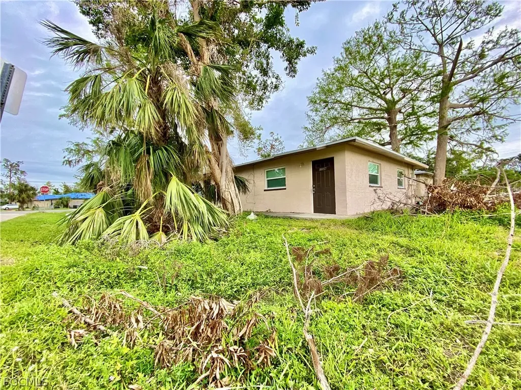 1534 Oak Drive Fort Myers FL 33907