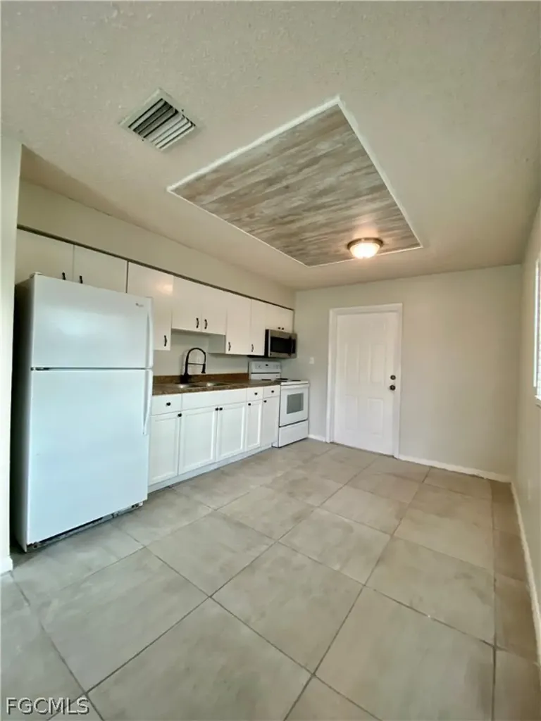 1534 Oak Drive Fort Myers FL 33907