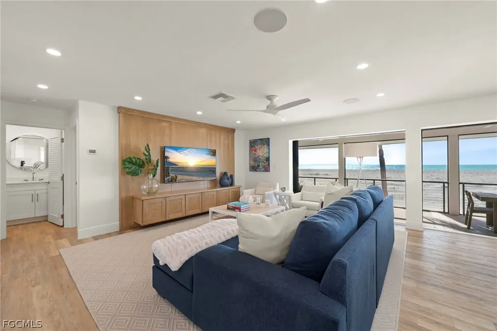 Captiva FL, 19 Beach Homes