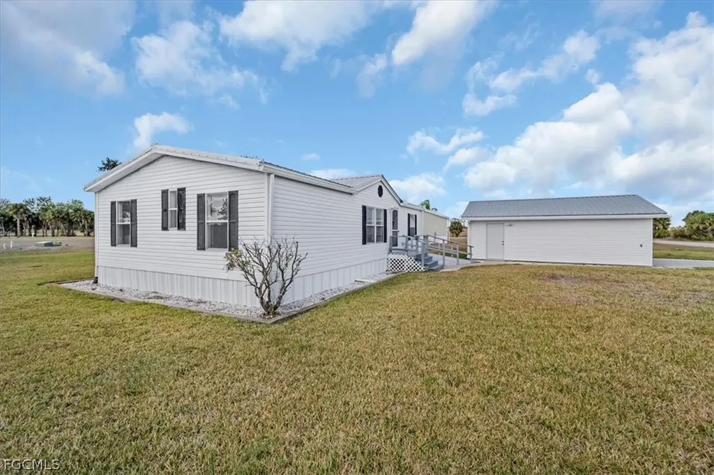 1151 Peaceful Lane Moore Haven FL 33471