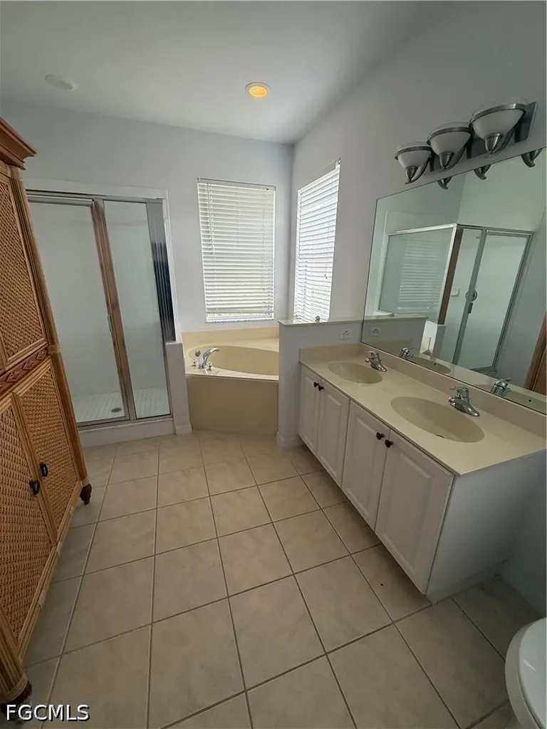 4263 Liron Avenue Fort Myers FL 33916