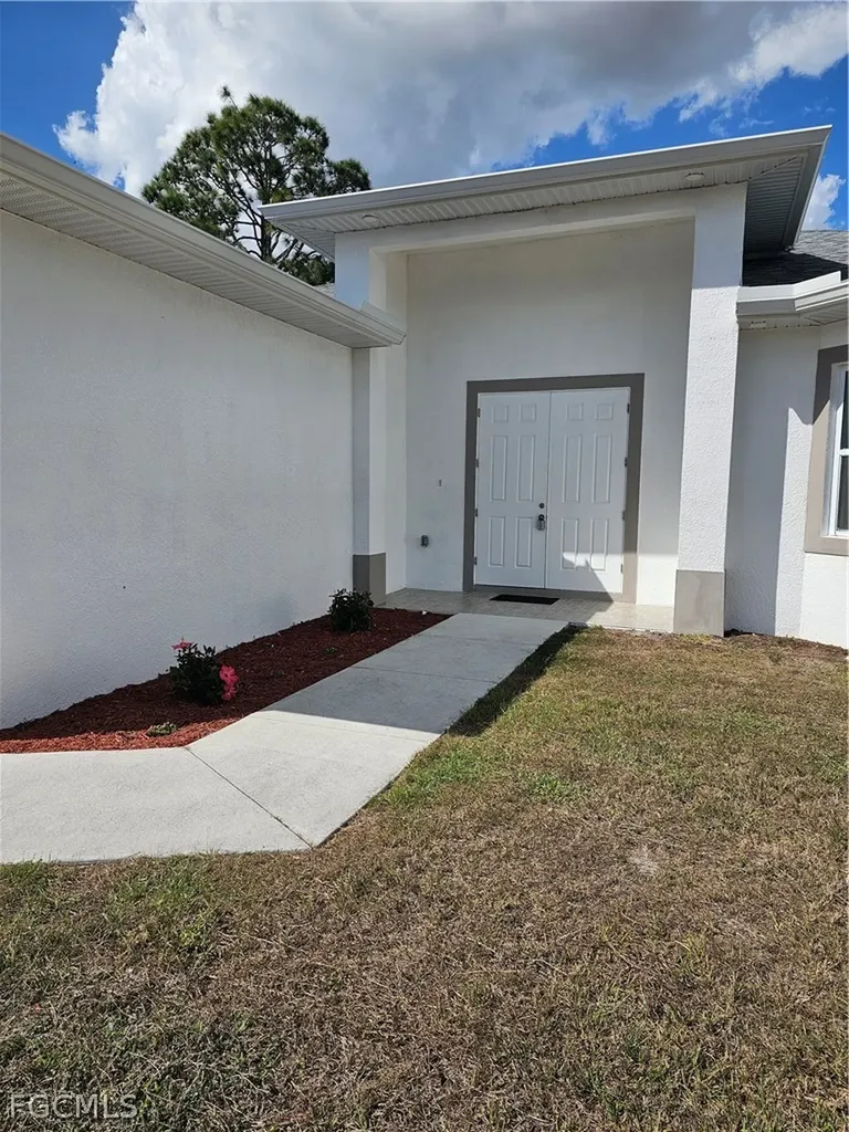1147 Antonio Street E Lehigh Acres FL 33974