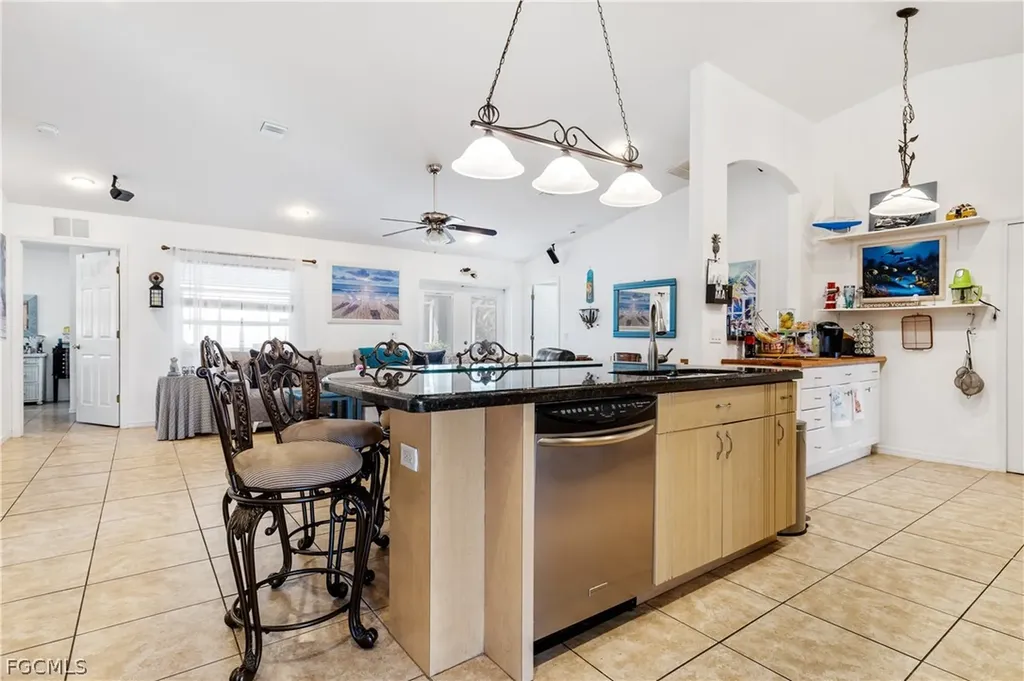 402 SW 46th Terrace Cape Coral FL 33914