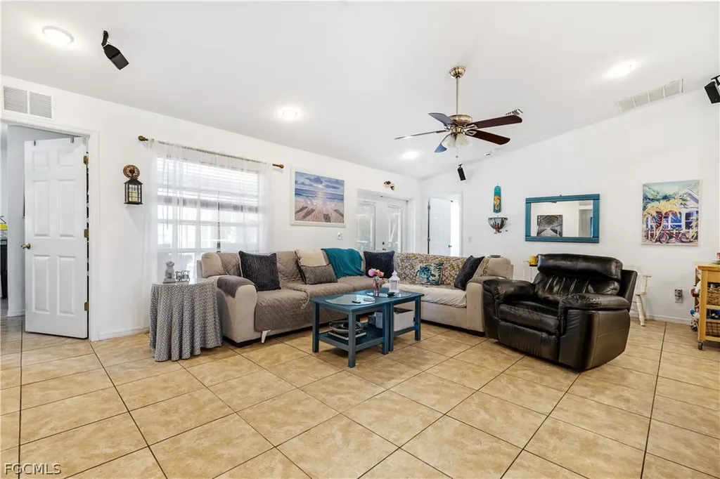 402 SW 46th Terrace Cape Coral FL 33914
