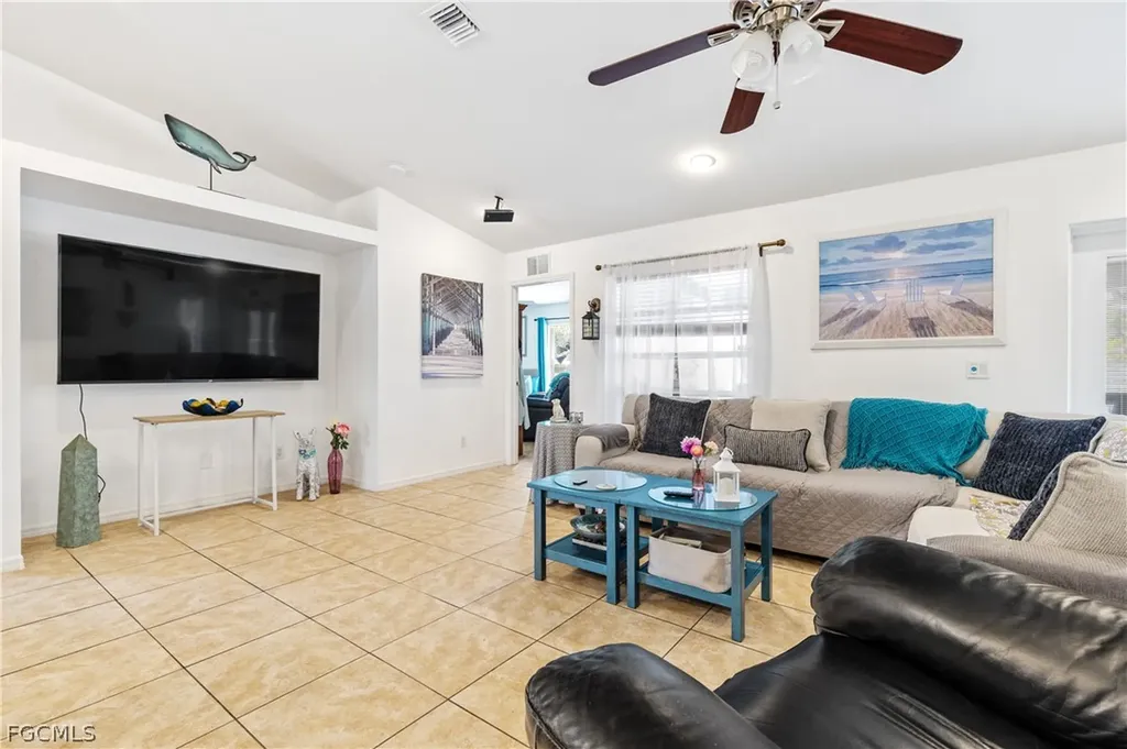 402 SW 46th Terrace Cape Coral FL 33914