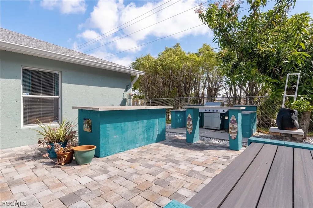 402 SW 46th Terrace Cape Coral FL 33914