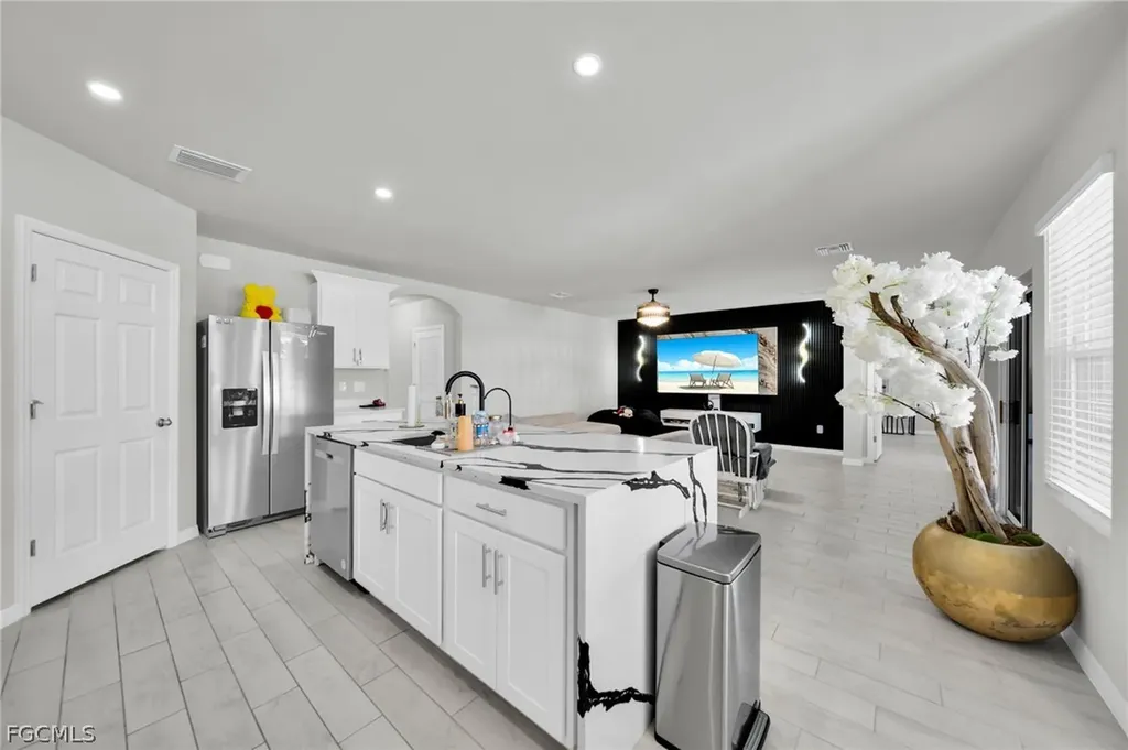 312 NW 17th Place Cape Coral FL 33993