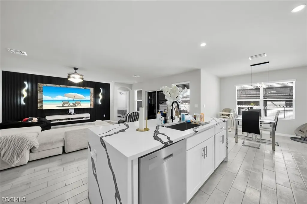 312 NW 17th Place Cape Coral FL 33993