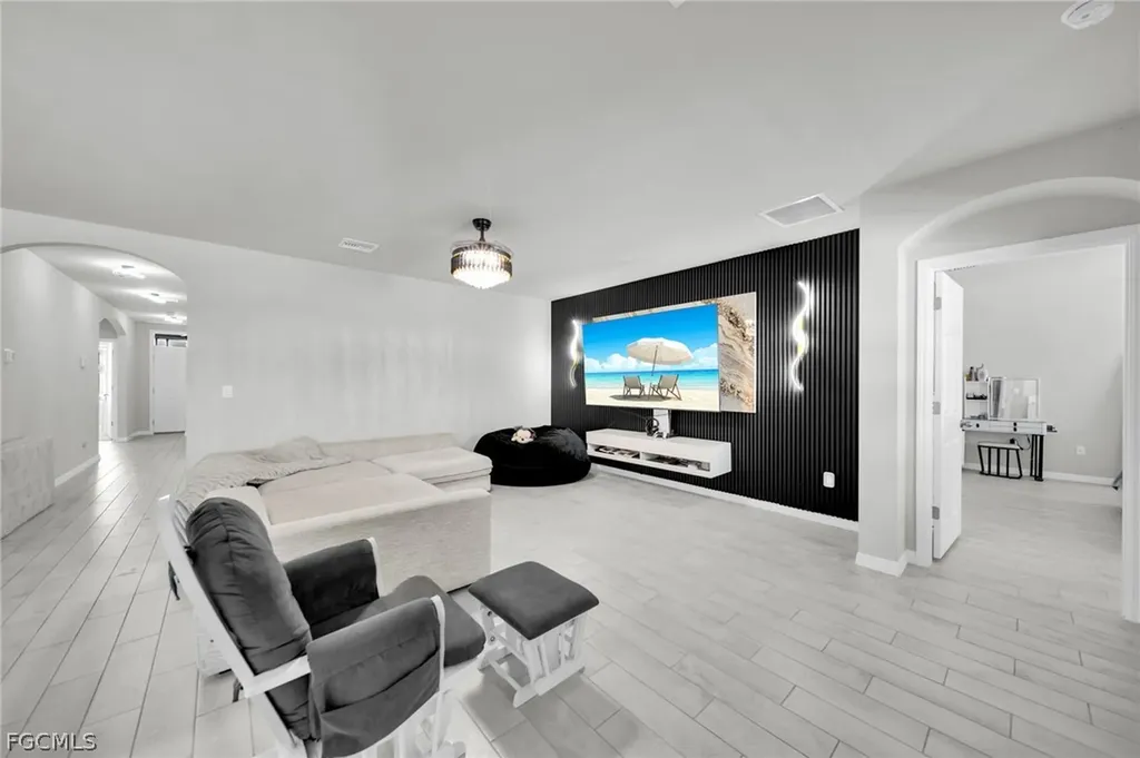 312 NW 17th Place Cape Coral FL 33993