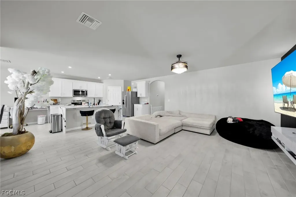 312 NW 17th Place Cape Coral FL 33993