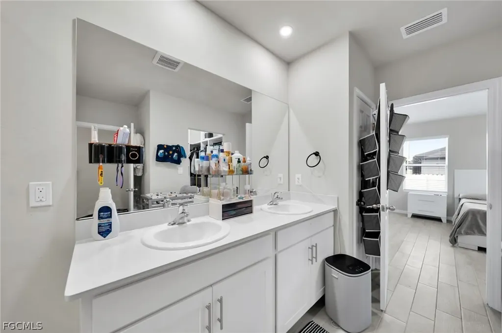 312 NW 17th Place Cape Coral FL 33993