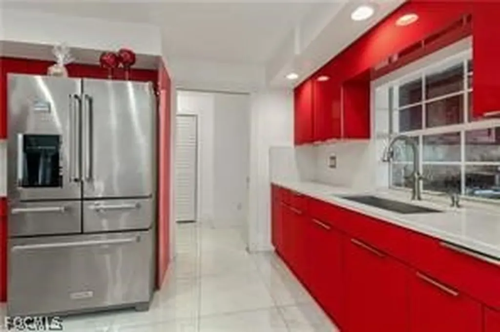905 SE 27th Terrace Cape Coral FL 33904