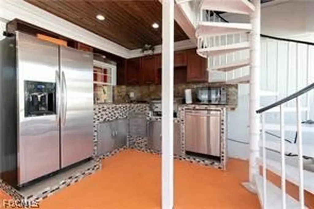 905 SE 27th Terrace Cape Coral FL 33904
