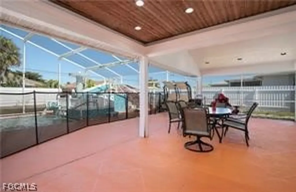 905 SE 27th Terrace Cape Coral FL 33904