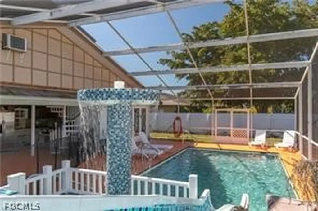 905 SE 27th Terrace Cape Coral FL 33904