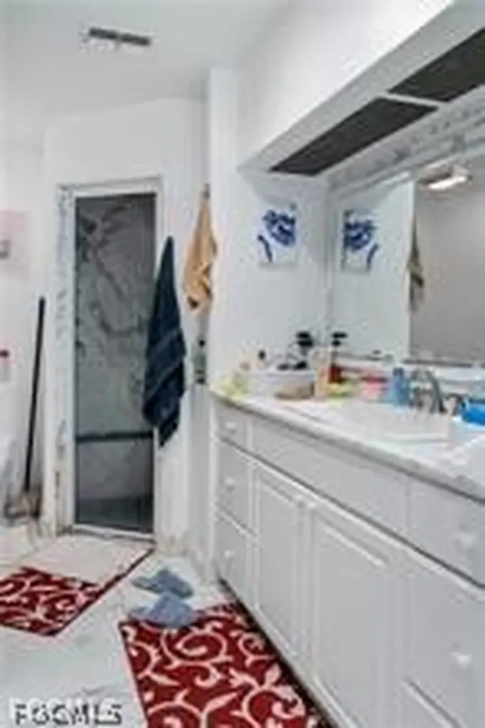 905 SE 27th Terrace Cape Coral FL 33904