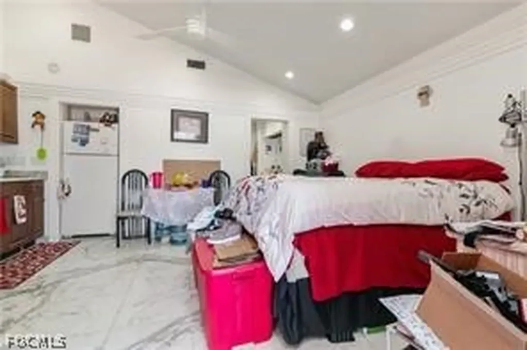 905 SE 27th Terrace Cape Coral FL 33904