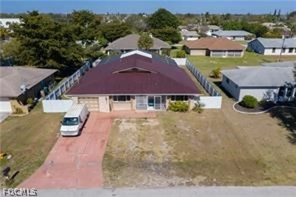 905 SE 27th Terrace Cape Coral FL 33904