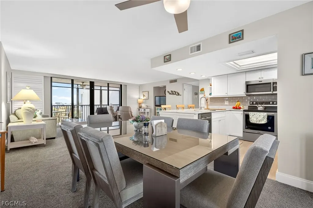 1299 Middle Gulf Drive Sanibel FL 33957