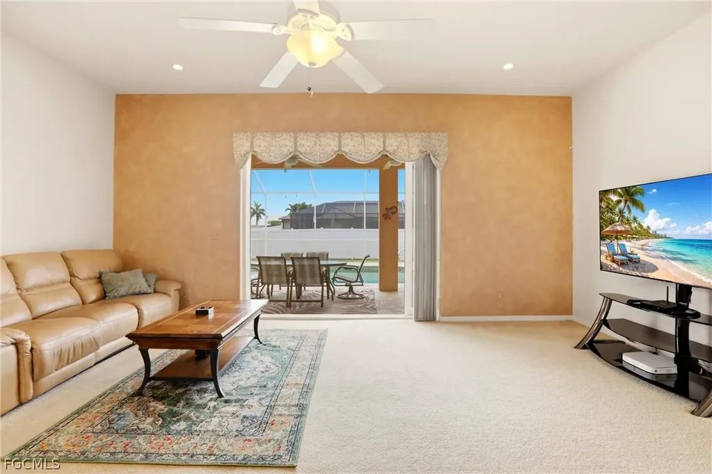 1006 SW 22nd Terrace Cape Coral FL 33991