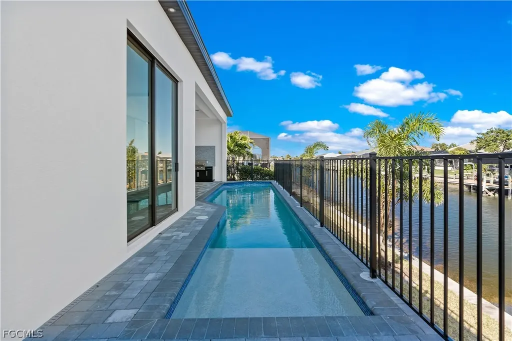 609 NW 39th Avenue Cape Coral FL 33993