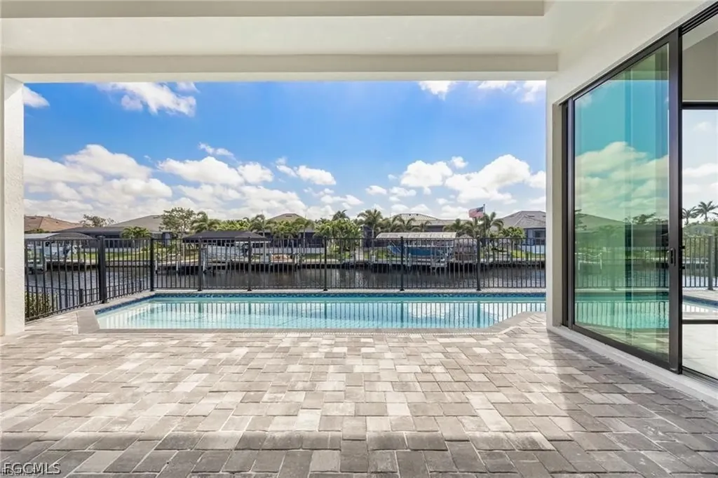609 NW 39th Avenue Cape Coral FL 33993