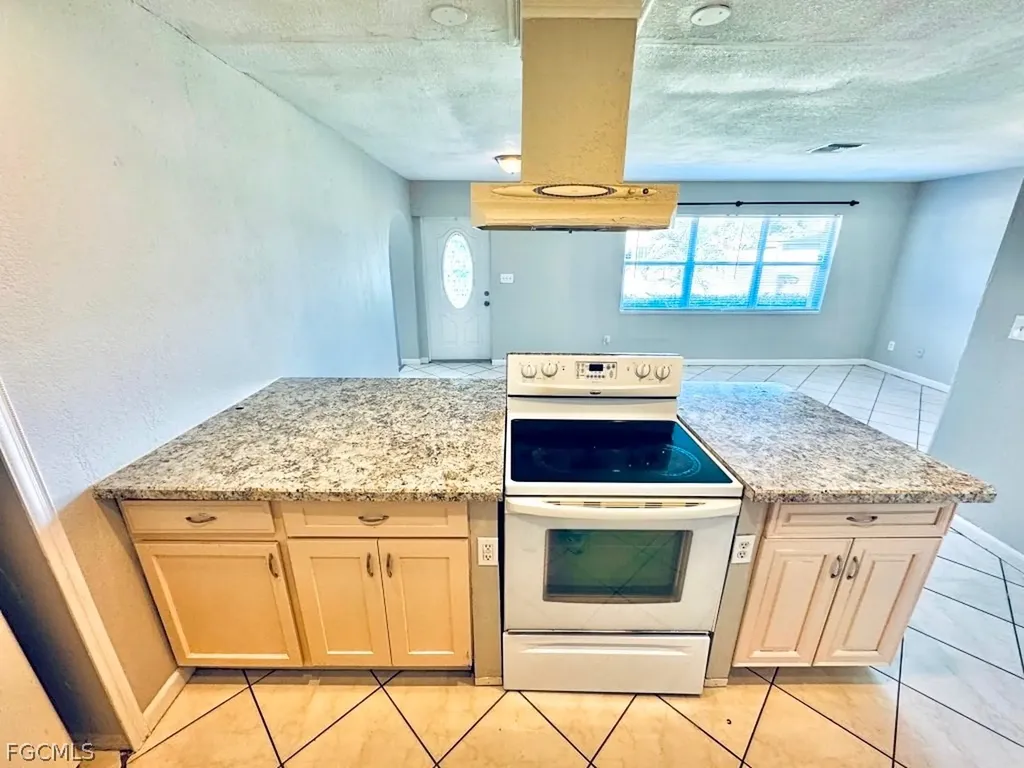 913 Hudson Avenue Lehigh Acres FL 33936