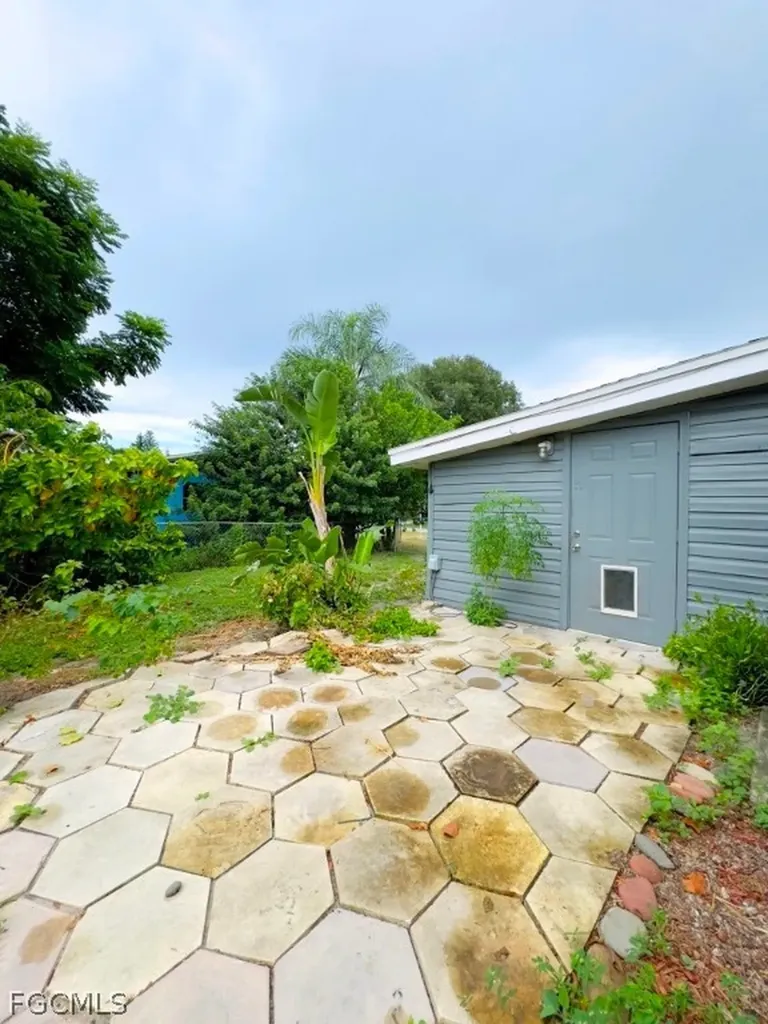 913 Hudson Avenue Lehigh Acres FL 33936