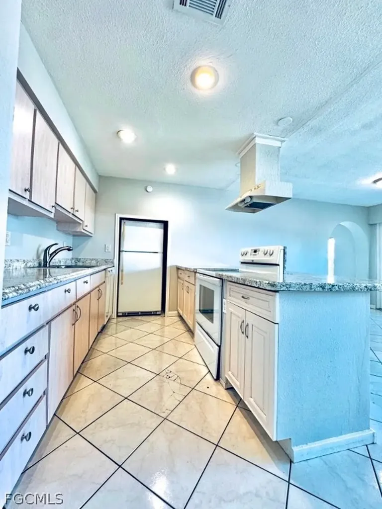 913 Hudson Avenue Lehigh Acres FL 33936