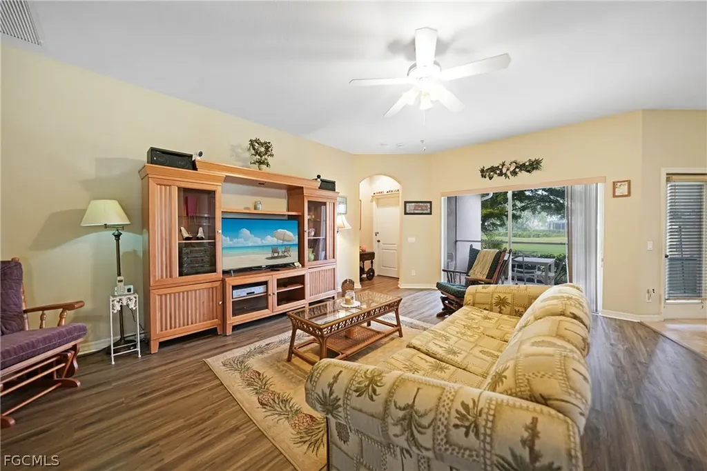 2454 Blackburn Circle Cape Coral FL 33991