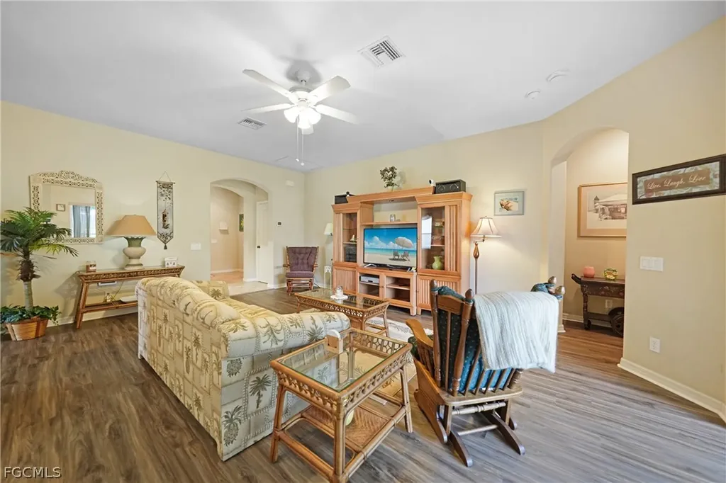 2454 Blackburn Circle Cape Coral FL 33991