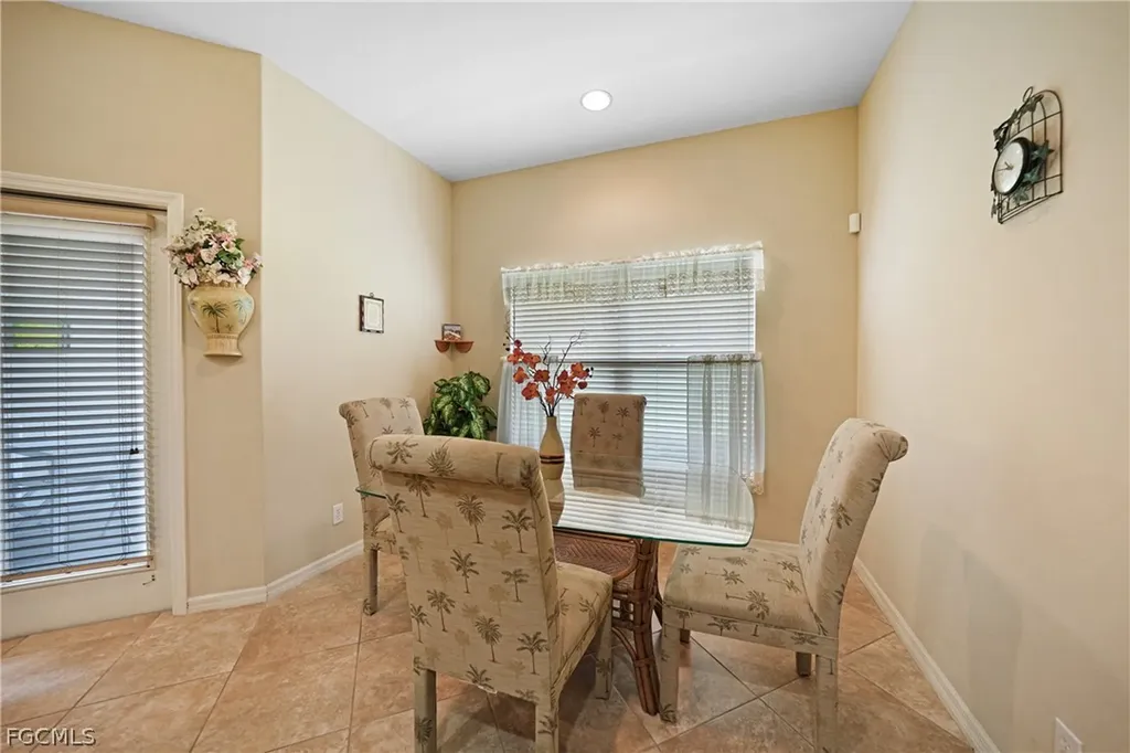 2454 Blackburn Circle Cape Coral FL 33991