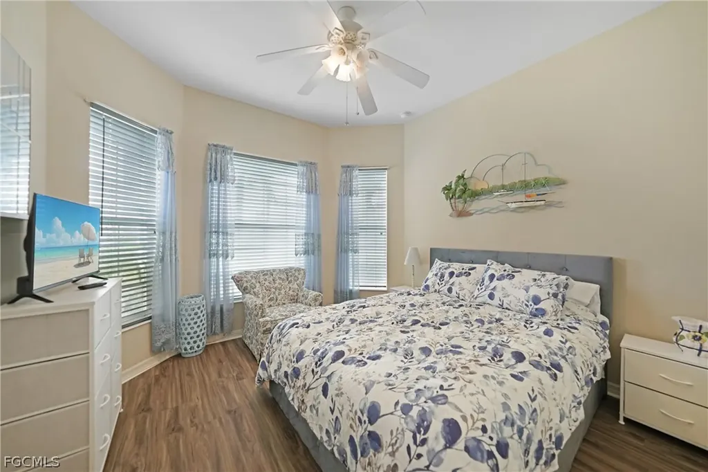 2454 Blackburn Circle Cape Coral FL 33991